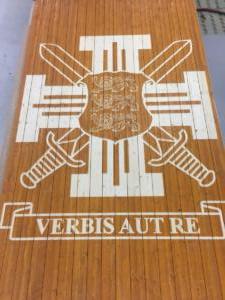 Logo freesimine laudisele